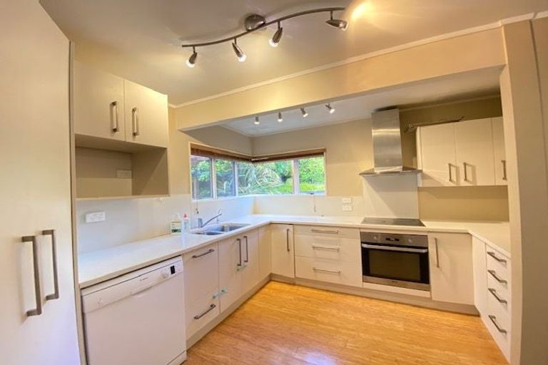 Photo of property in 8 Picasso Drive, West Harbour, Auckland, 0618