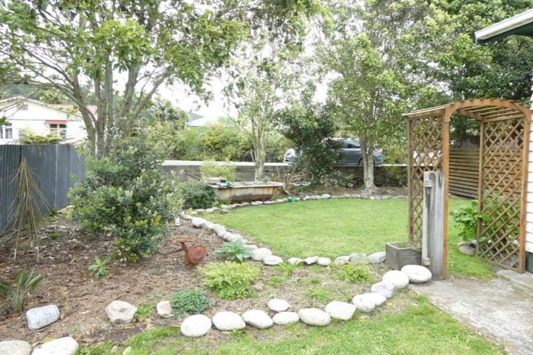 Photo of property in 7 Greenfield Street, Hector, 7822