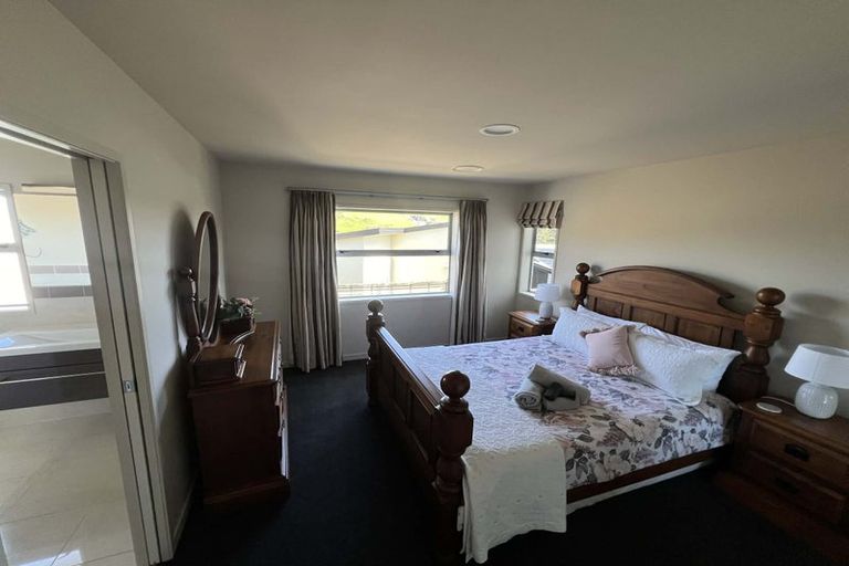 Photo of property in 34 Holcombrooke Lane, Welcome Bay, Tauranga, 3175