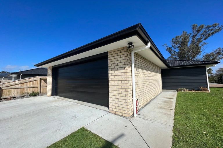 Photo of property in 16 Oldfield Lane, Marton, 4710