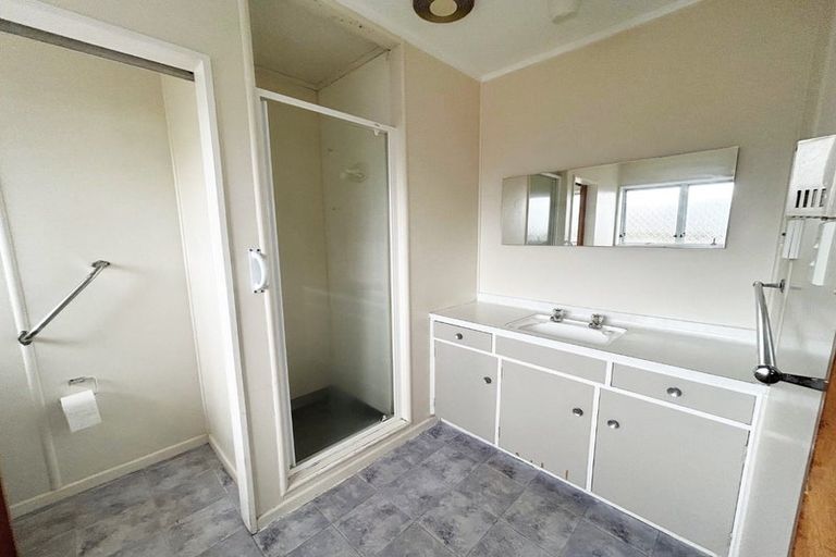 Photo of property in 42a Clevedon Road, Papakura, 2110