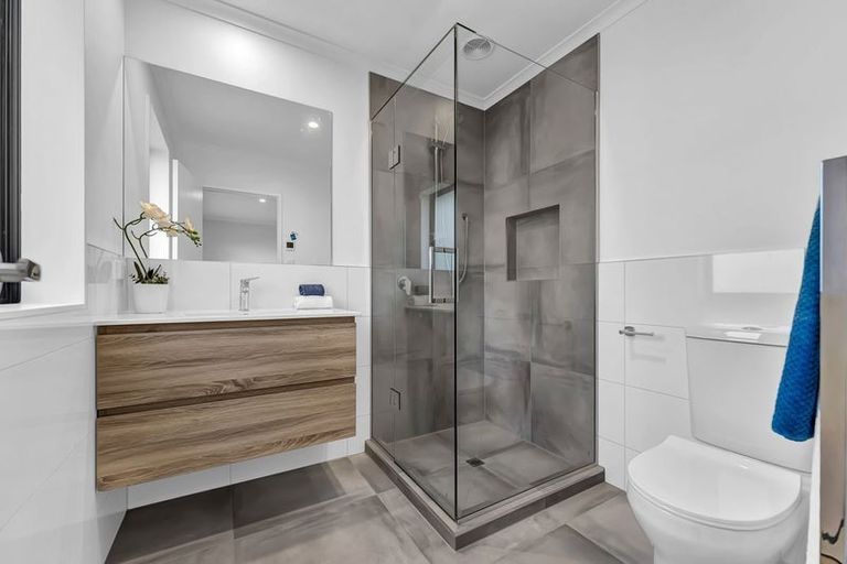 Photo of property in 8 Viv Green Place, Pokeno, 2402