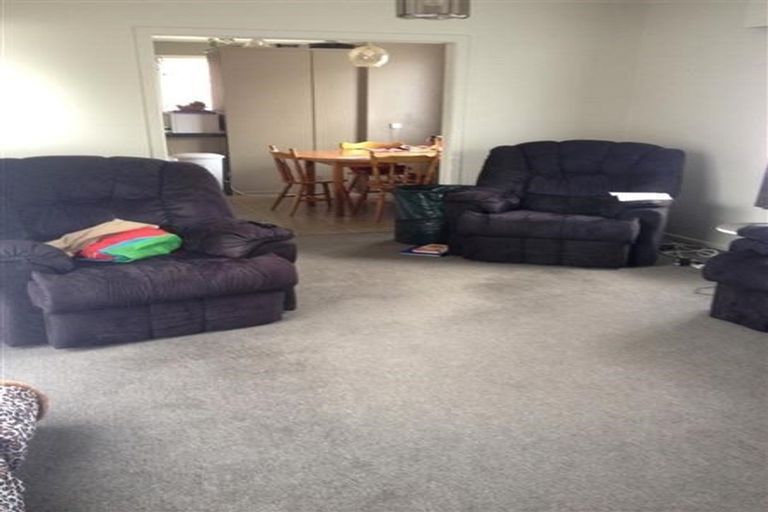 Photo of property in 17 Royal Road, Massey, Auckland, 0614