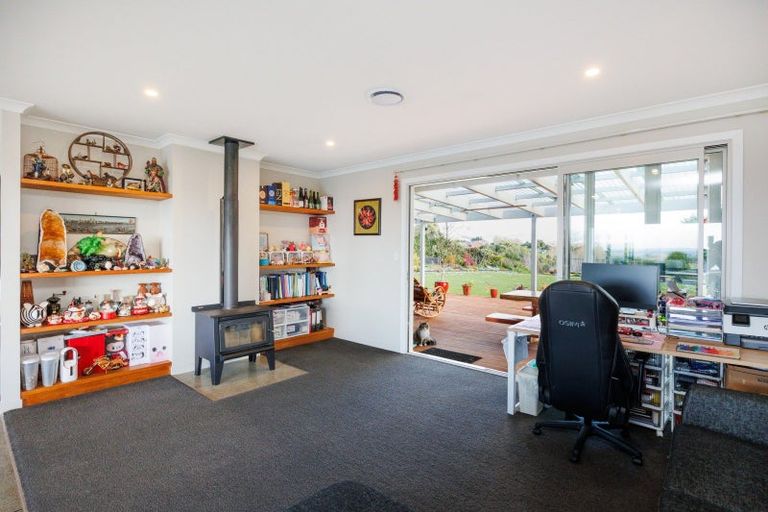 Photo of property in 37 Branksome Place, Aokautere, Palmerston North, 4471