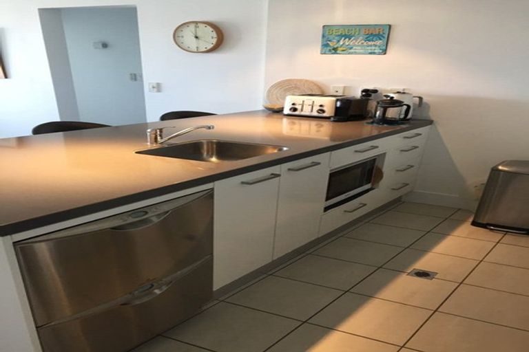 Photo of property in The Capital, 14/370 Oriental Parade, Oriental Bay, Wellington, 6011