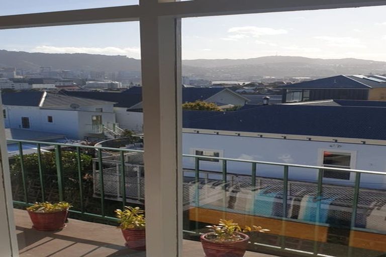 Photo of property in 7/4 Scarborough Terrace, Mount Victoria, Wellington, 6011