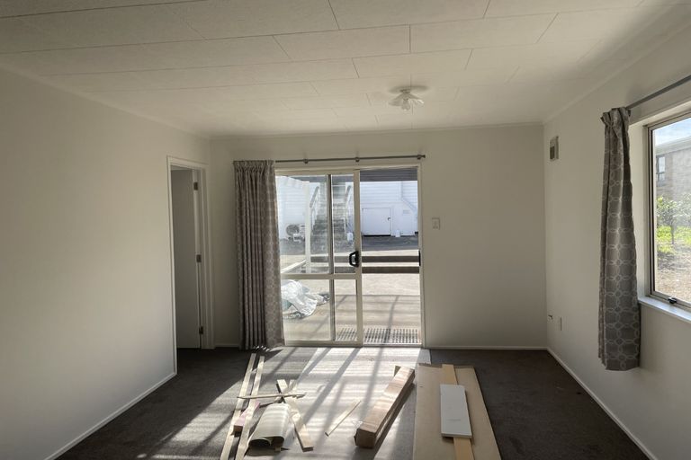 Photo of property in 35 Eddowes Street, Manurewa, Auckland, 2102