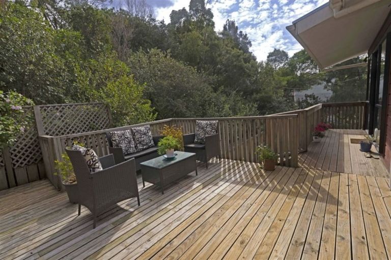 Photo of property in 2/4 James Scott Place, Te Atatu South, Auckland, 0602