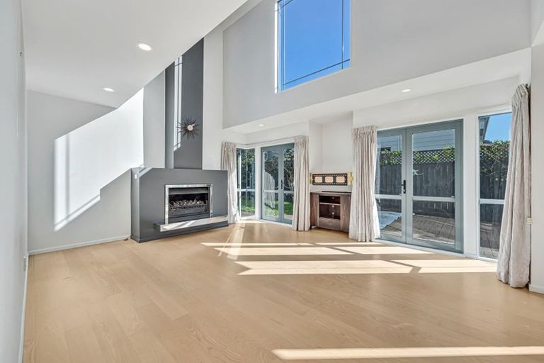 Photo of property in 19a Horotutu Road, Greenlane, Auckland, 1061