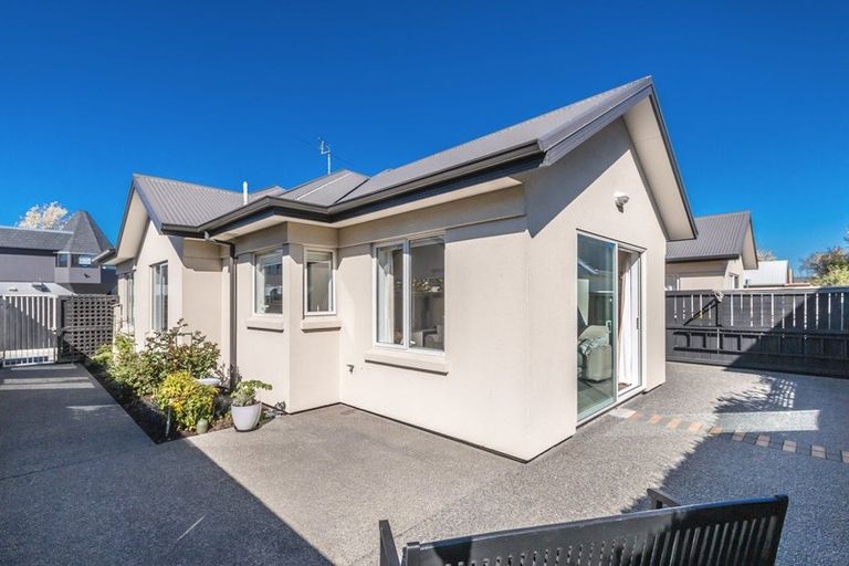 Photo of property in 2/6 Kauri Street, Riccarton, Christchurch, 8041