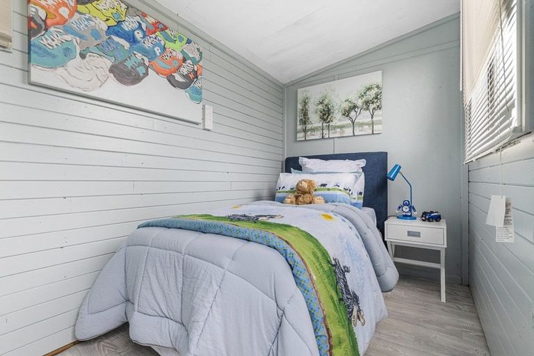 Photo of property in 1/113 Clevedon Road, Papakura, 2110