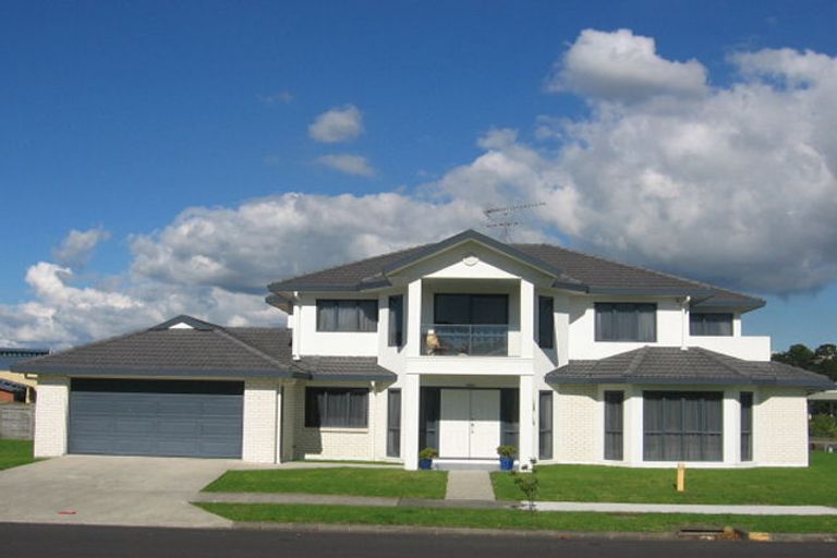 Photo of property in 2 Paradise Place, Pakuranga Heights, Auckland, 2010