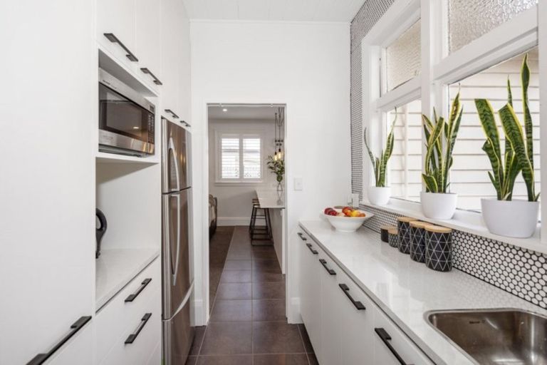 Photo of property in 120a Somerfield Street, Somerfield, Christchurch, 8024