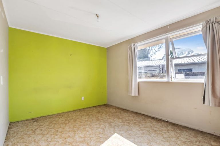 Photo of property in 5 Kouma Place, Fairy Springs, Rotorua, 3015