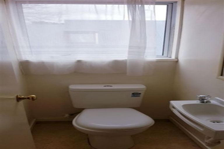 Photo of property in 3 Caspian Close, New Lynn, Auckland, 0600