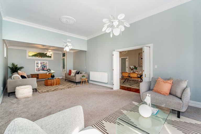 Photo of property in 50 Garden Road, Northland, Wellington, 6012