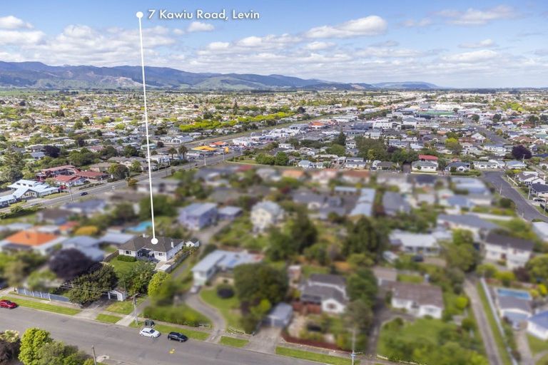 Photo of property in 7 Kawiu Road, Levin, 5510