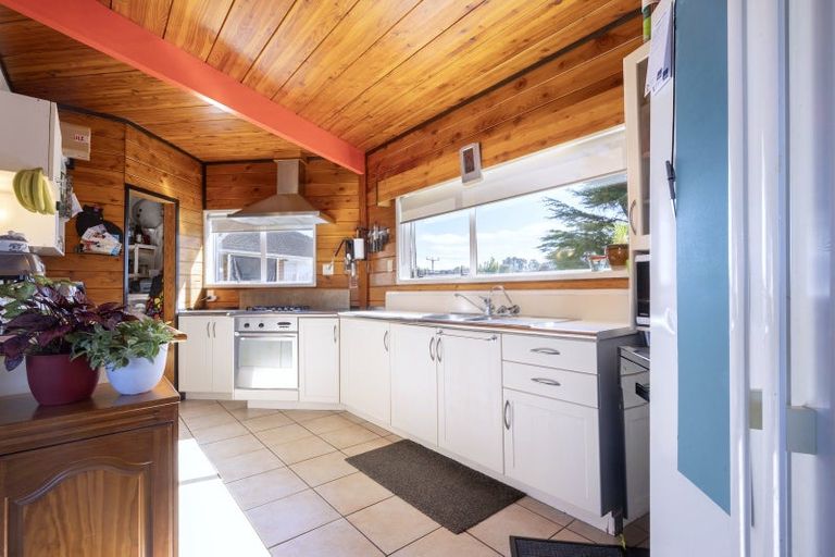 Photo of property in 119 Colwill Road, Massey, Auckland, 0614