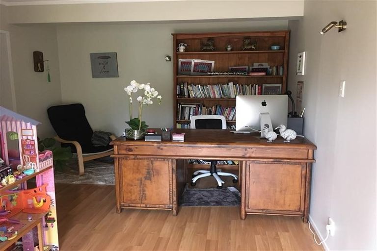 Photo of property in 30 Elmira Place, Browns Bay, Auckland, 0630