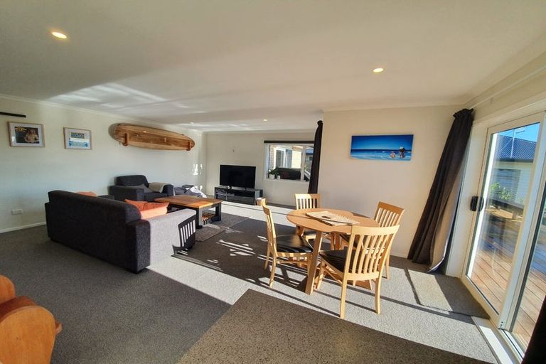 Photo of property in 3 Gibraltar Way, Fitzherbert, Palmerston North, 4410