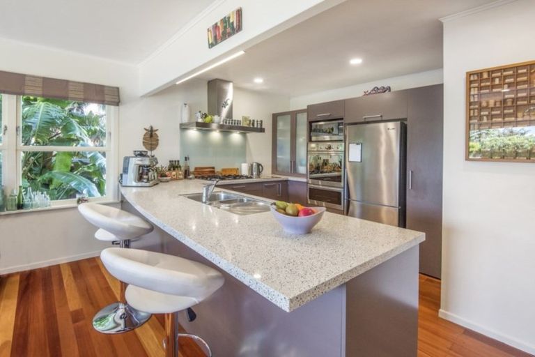 Photo of property in 14 Maleme Avenue, Belmont, Auckland, 0622