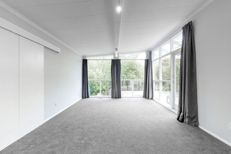 Photo of property in 9 Silverbirch Grove, Churton Park, Wellington, 6037