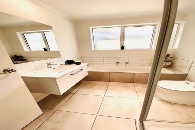 Photo of property in 11 Apostle Mews, Papamoa, 3118