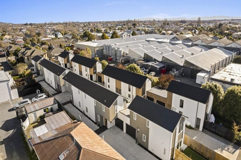 Photo of property in 2/61 Waltham Road, Sydenham, Christchurch, 8023