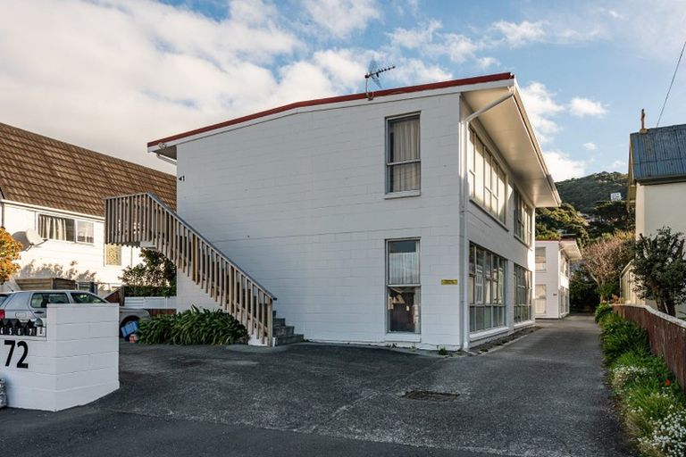 Photo of property in 2/72 Freyberg Street, Lyall Bay, Wellington, 6022