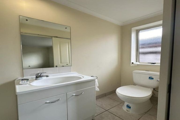 Photo of property in 18 Norman Close, The Gardens, Auckland, 2105