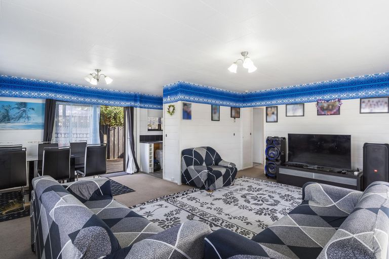 Photo of property in 2/11 Bluewater Place, Wattle Downs, Auckland, 2103