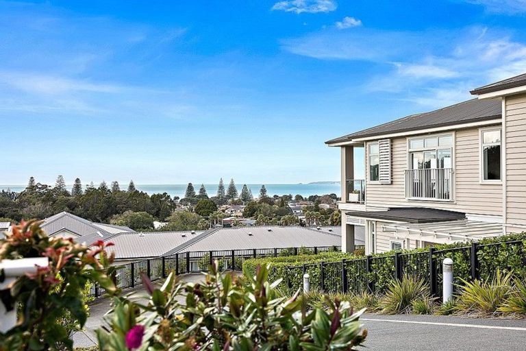 Photo of property in 2 Sunshine Terrace, Orewa, 0931