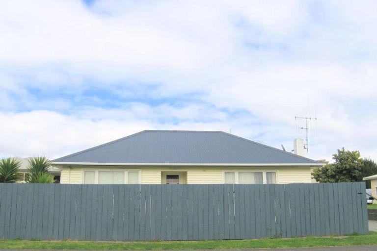 Photo of property in 4b Valley Road, Mount Maunganui, 3116