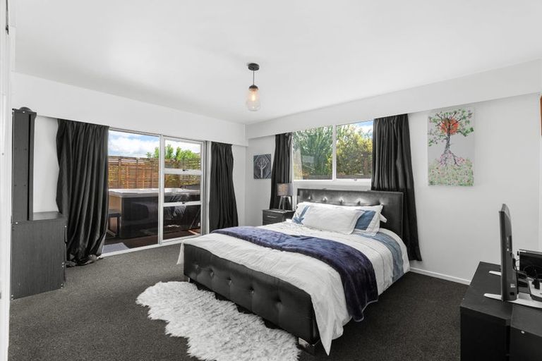 Photo of property in 3 Sarabande Avenue, Redwood, Christchurch, 8051
