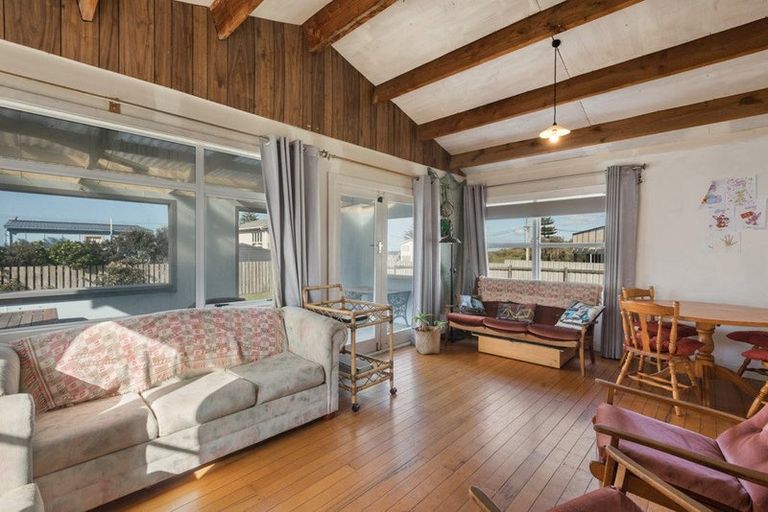 Photo of property in 283 Seaforth Road, Waihi Beach, 3611