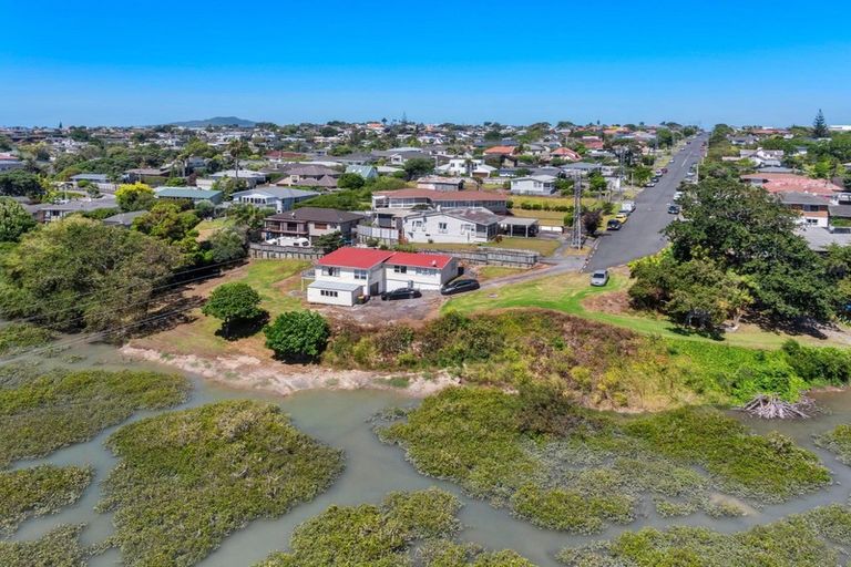 Photo of property in 2 Francis Street, Hauraki, Auckland, 0622