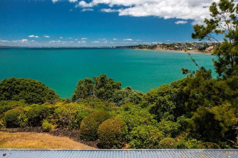 Photo of property in 62 Sharon Road, Waiake, Auckland, 0630