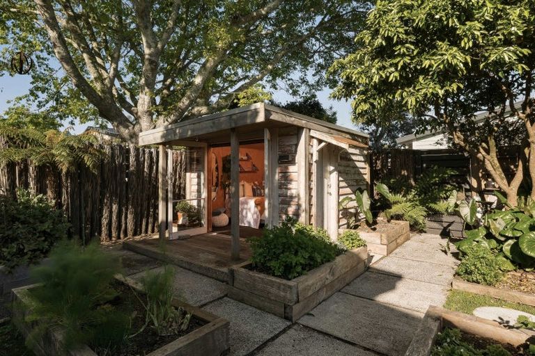 Photo of property in 92 Myres Street, Otumoetai, Tauranga, 3110