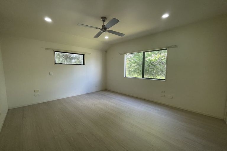 Photo of property in 37 Pitt Road, Runciman, Drury, 2578