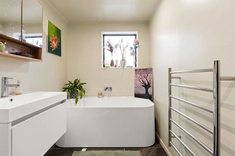 Photo of property in 15 Taniwha Street, Frankton, Hamilton, 3204