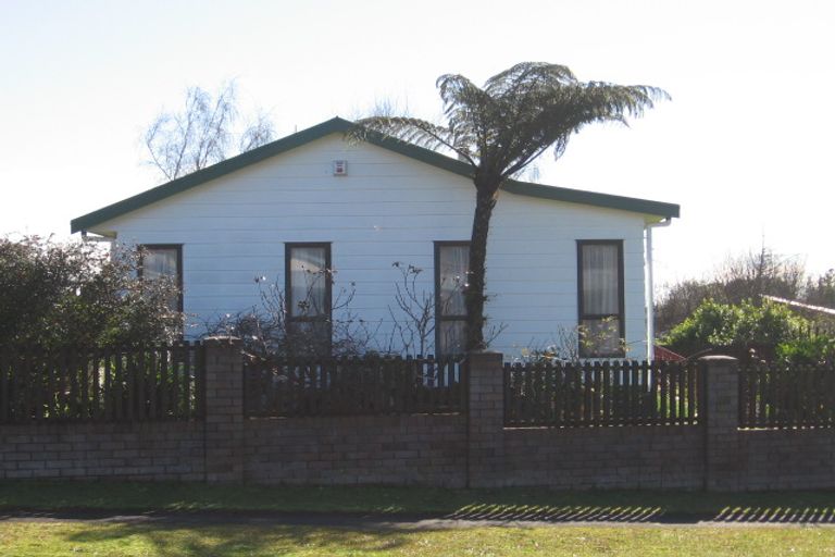 Photo of property in 8 Velma Crescent, Nawton, Hamilton, 3200