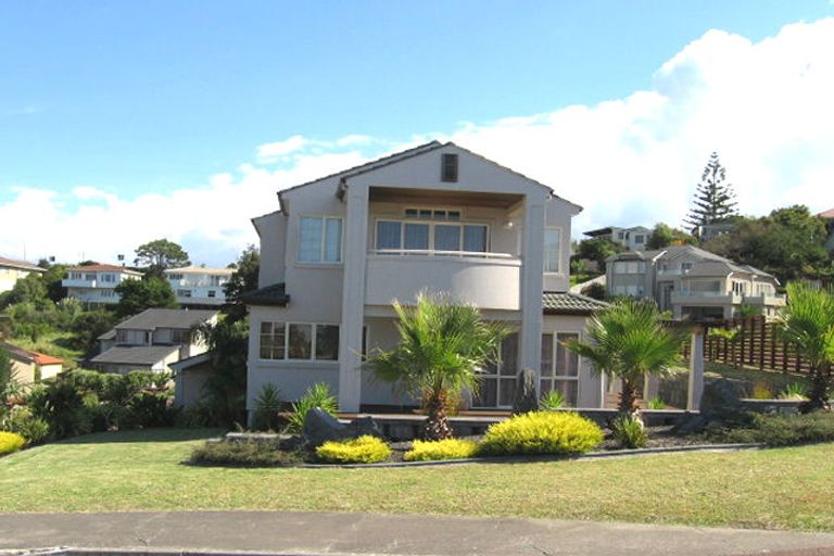 Photo of property in 107 Penguin Drive, Murrays Bay, Auckland, 0630