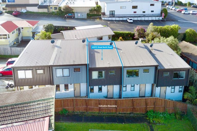 Photo of property in 4337c Great North Road, Glendene, Auckland, 0602