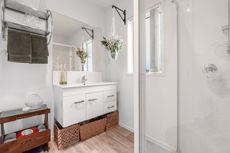 Photo of property in 11 Kamahi Crescent, Papamoa Beach, Papamoa, 3118