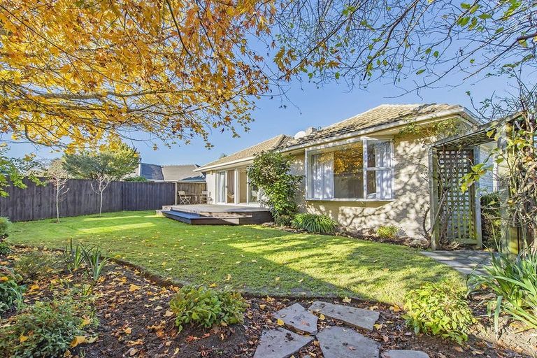 Photo of property in 1/94a Maidstone Road, Ilam, Christchurch, 8041