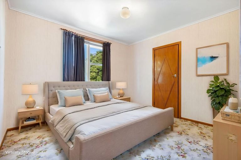 Photo of property in 30 Sylvan Crescent, Te Atatu South, Auckland, 0610