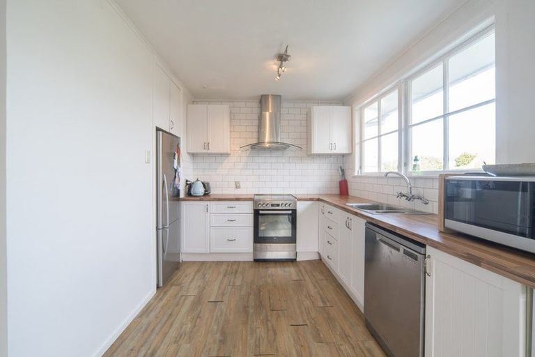 Photo of property in 73 Morrow Avenue, St Andrews, Hamilton, 3200