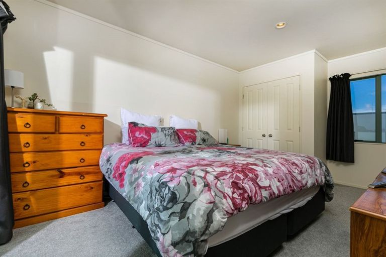 Photo of property in 11 Vitex Lane, Henderson, Auckland, 0612