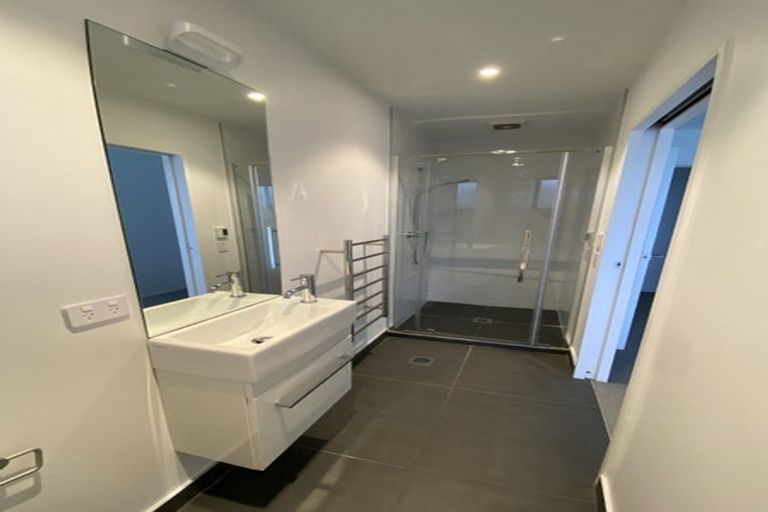 Photo of property in 24/104 Maupuia Road, Maupuia, Wellington, 6022