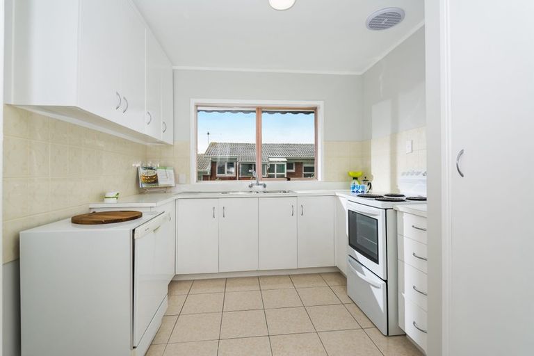 Photo of property in 3/8 Hart Road, Hauraki, Auckland, 0622